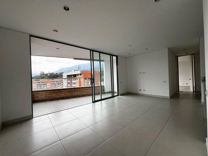 Apartamento de 2 alcobas en arriendo en Cumbres, Envigado, 84 m² · foto 2 de 16