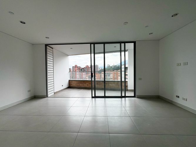 Apartamento de 2 alcobas en arriendo en Cumbres, Envigado, 84 m² · foto 3 de 16