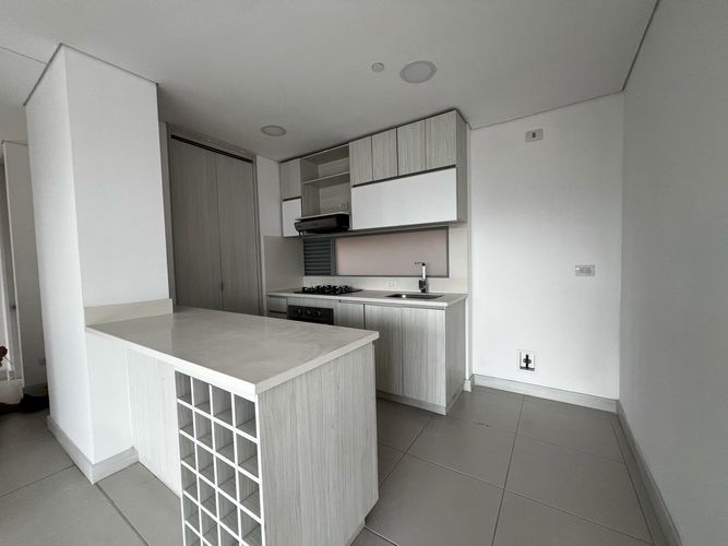 Apartamento de 2 alcobas en arriendo en Cumbres, Envigado, 84 m² · foto 7 de 16