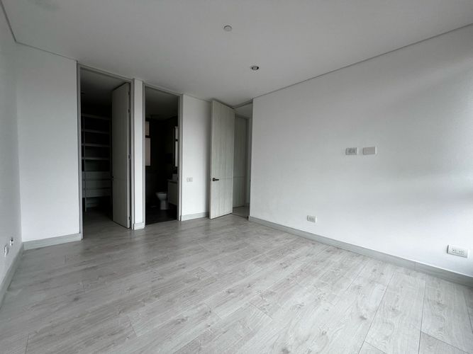 Apartamento de 2 alcobas en arriendo en Cumbres, Envigado, 84 m² · foto 8 de 16