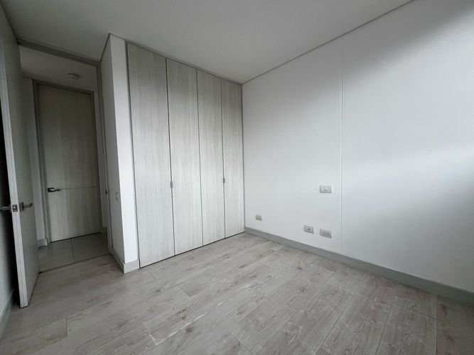 Apartamento de 2 alcobas en arriendo en Cumbres, Envigado, 84 m² · foto 11 de 16