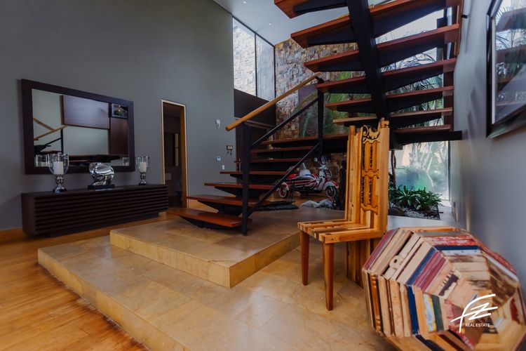 Casa de 5 alcobas en venta en Vía Las Palmas, Envigado, 890 m² · foto 15 de 20