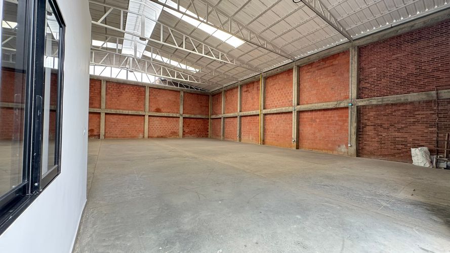 Bodega en arriendo en Guayaquil, Cali, 456 m² · foto 2 de 15