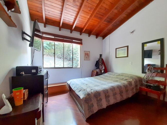 Casa de 4 alcobas en venta en Loma Del Chocho, Envigado, 168 m² · foto 7 de 15