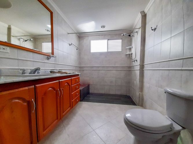 Casa de 4 alcobas en venta en Loma Del Chocho, Envigado, 168 m² · foto 10 de 15