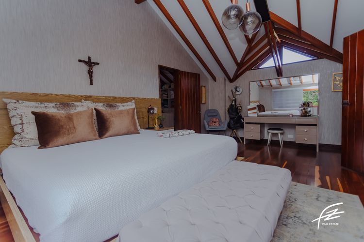 Casa de 3 alcobas en venta en Las Palmas, Envigado, 240 m² · foto 7 de 17