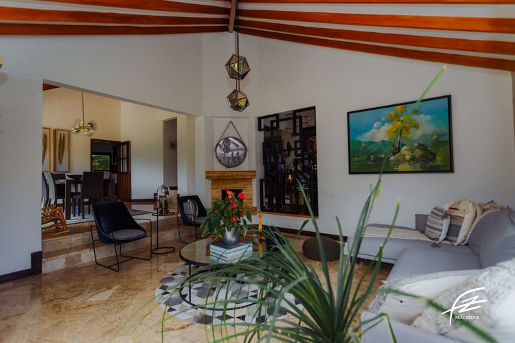 Casa de 3 alcobas en venta en Las Palmas, Envigado, 240 m² · foto 10 de 17