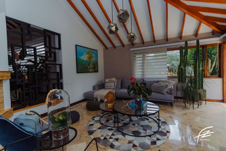 Casa de 3 alcobas en venta en Las Palmas, Envigado, 240 m² · foto 12 de 17