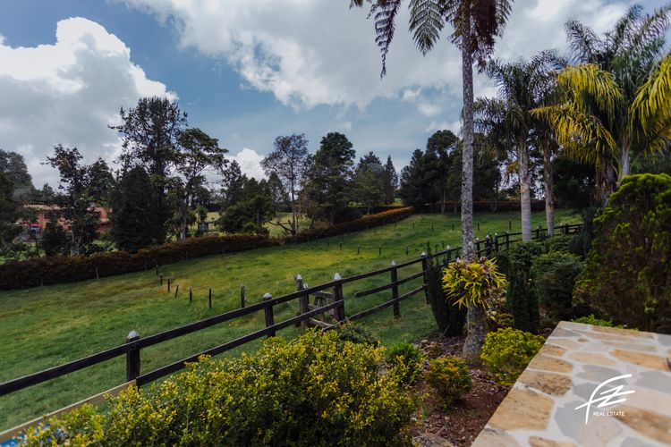 Casa de 3 alcobas en venta en Las Palmas, Envigado, 240 m² · foto 17 de 17