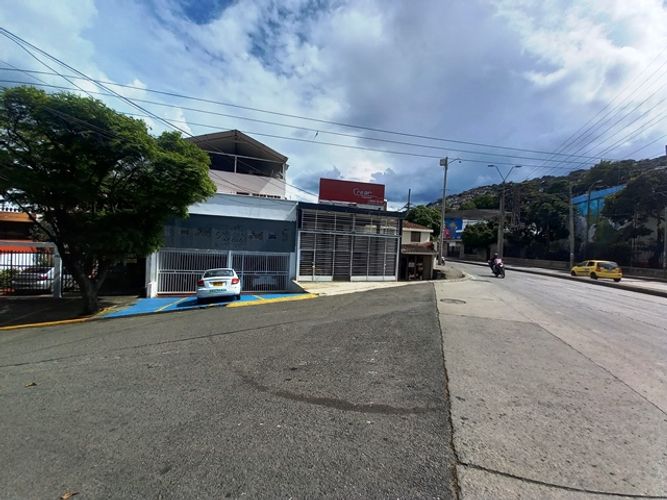 Casa de 5 alcobas en venta en Santa Isabel, Cali, 792 m² · foto 2 de 24