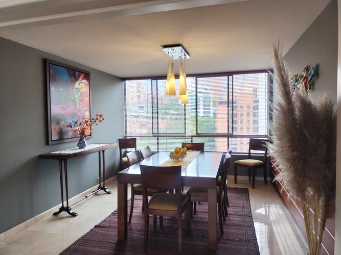 Apartamento de 3 alcobas en venta en El Poblado, Medellín, 208 m² · foto 7 de 19