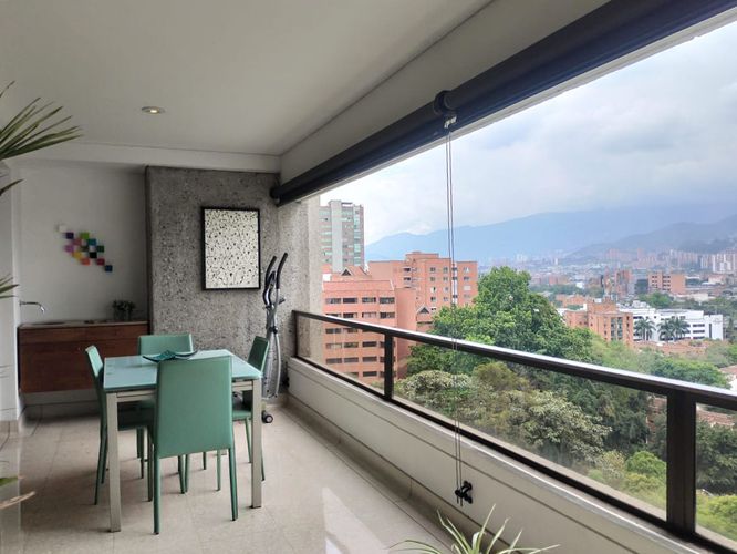 Apartamento de 3 alcobas en venta en El Poblado, Medellín, 208 m² · foto 17 de 19