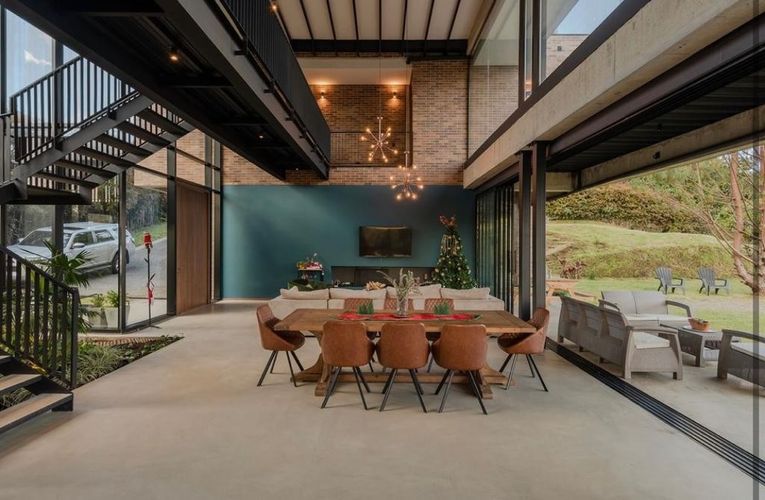 Casa de 4 alcobas en venta en Las Cometas, Envigado, 450 m² · foto 5 de 9
