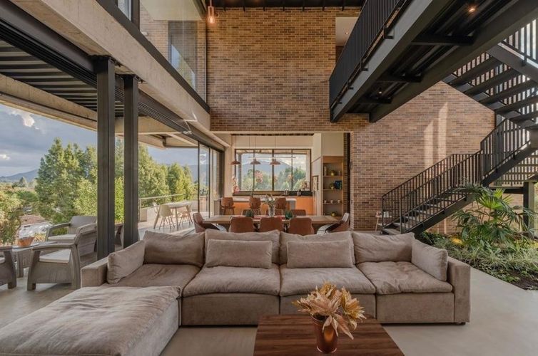 Casa de 4 alcobas en venta en Las Cometas, Envigado, 450 m² · foto 8 de 9