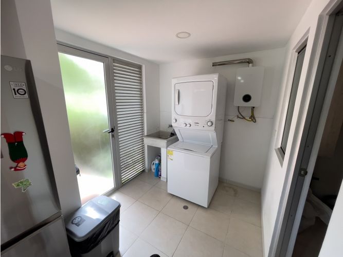 Apartaestudio en venta en Avila, Envigado, 307 m² · foto 4 de 8