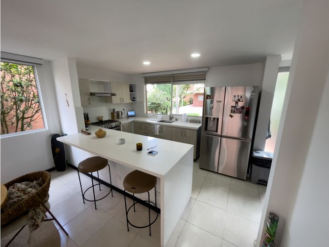 Apartaestudio en venta en Avila, Envigado, 307 m² · foto 6 de 8