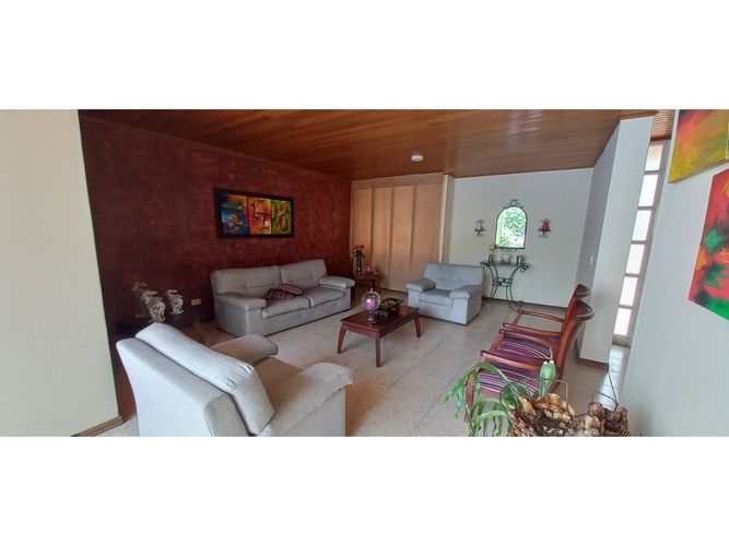 Casa de 4 alcobas en venta en La Flora, Cali, 476 m² · foto 4 de 24