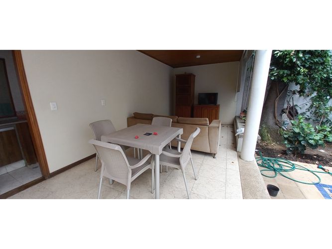 Casa de 4 alcobas en venta en La Flora, Cali, 476 m² · foto 9 de 24