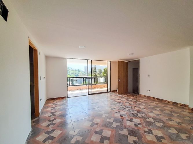Casa de 7 alcobas en venta en Loma De La Doctora, Sabaneta, 400 m² · foto 2 de 17