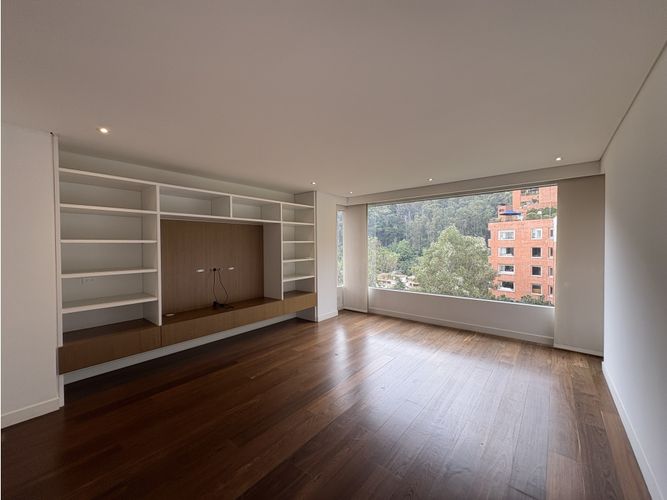 Apartamento de 4 alcobas en venta en Los Rosales, Bogotá, 460 m² · foto 2 de 24