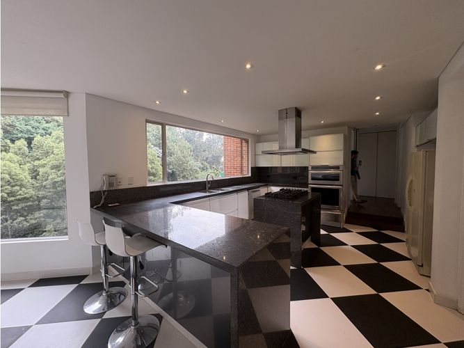 Apartamento de 4 alcobas en venta en Los Rosales, Bogotá, 460 m² · foto 7 de 24