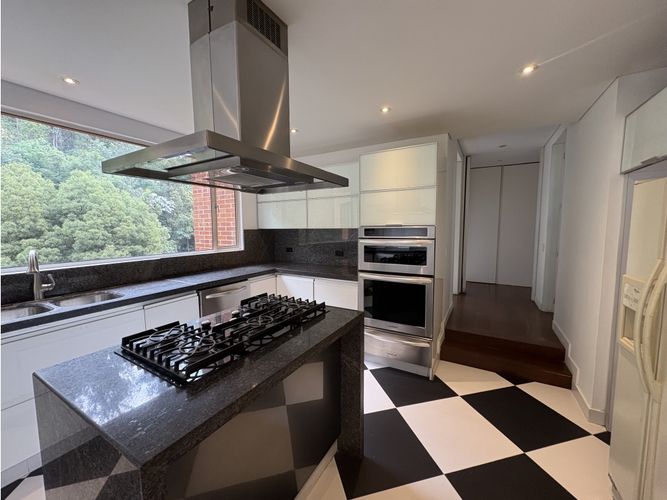 Apartamento de 4 alcobas en venta en Los Rosales, Bogotá, 460 m² · foto 20 de 24