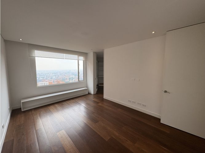 Apartamento de 4 alcobas en venta en Los Rosales, Bogotá, 460 m² · foto 21 de 24
