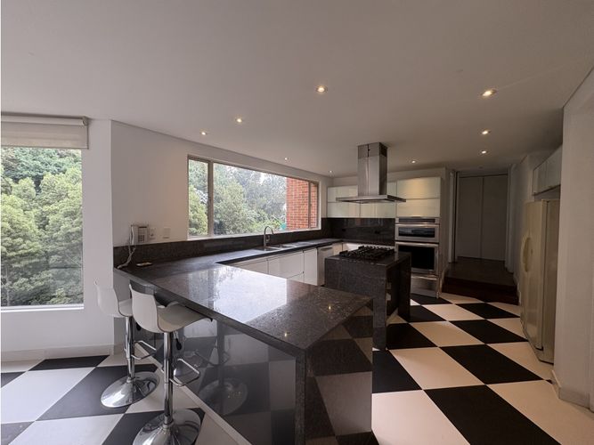 Apartamento de 4 alcobas en venta en Los Rosales, Bogotá, 460 m² · foto 23 de 24