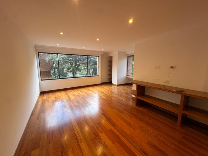 Apartamento de 4 alcobas en venta en La Carolina, Bogotá, 272 m² · foto 2 de 20