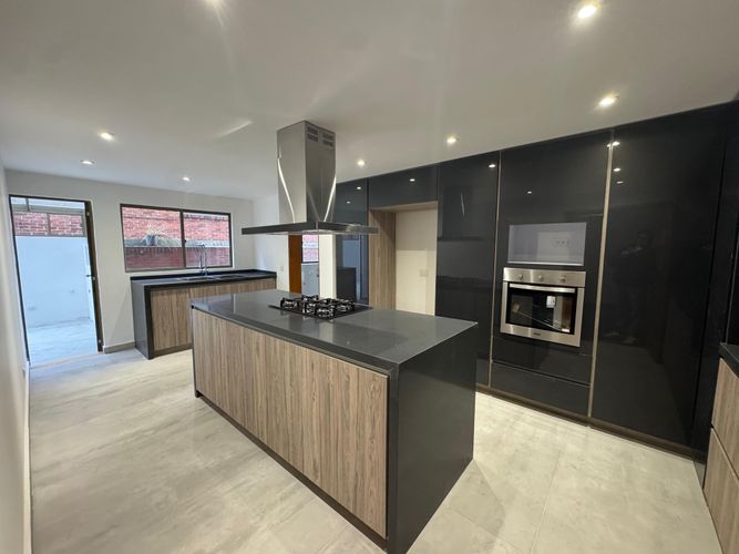 Apartamento de 4 alcobas en venta en La Carolina, Bogotá, 272 m² · foto 3 de 20