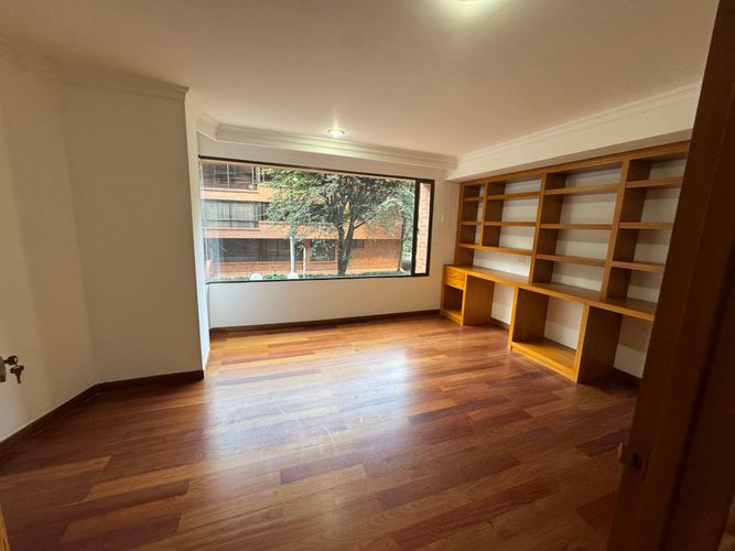Apartamento de 4 alcobas en venta en La Carolina, Bogotá, 272 m² · foto 4 de 20
