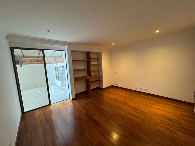 Apartamento de 4 alcobas en venta en La Carolina, Bogotá, 272 m² · foto 7 de 20