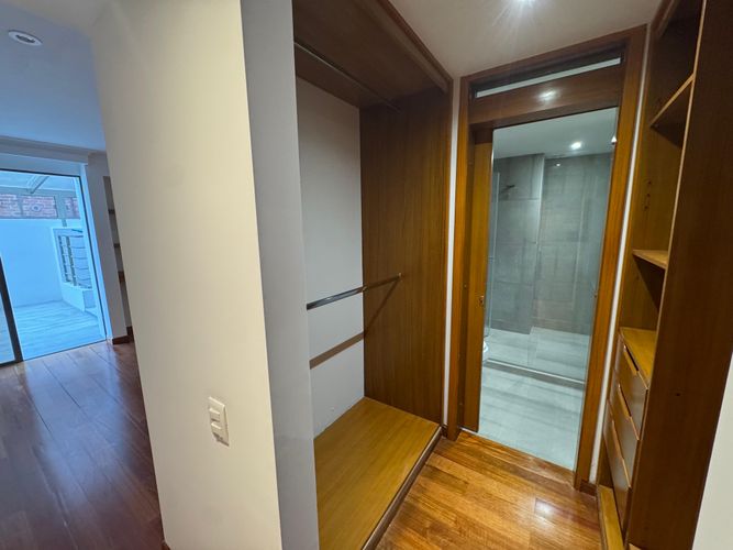 Apartamento de 4 alcobas en venta en La Carolina, Bogotá, 272 m² · foto 14 de 20