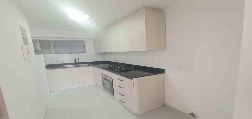 Apartamento de 3 alcobas en arriendo en Loma Benedictinos, Medellín, 115 m² · foto 3 de 13