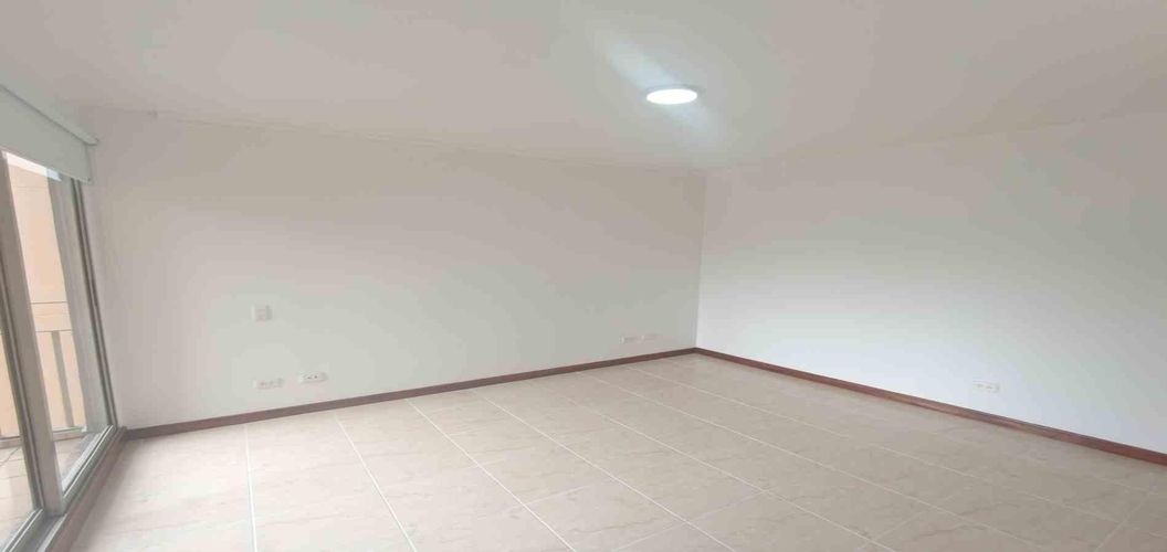 Apartamento de 3 alcobas en arriendo en Loma Benedictinos, Medellín, 115 m² · foto 4 de 13