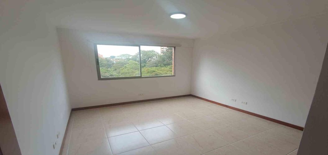 Apartamento de 3 alcobas en arriendo en Loma Benedictinos, Medellín, 115 m² · foto 5 de 13