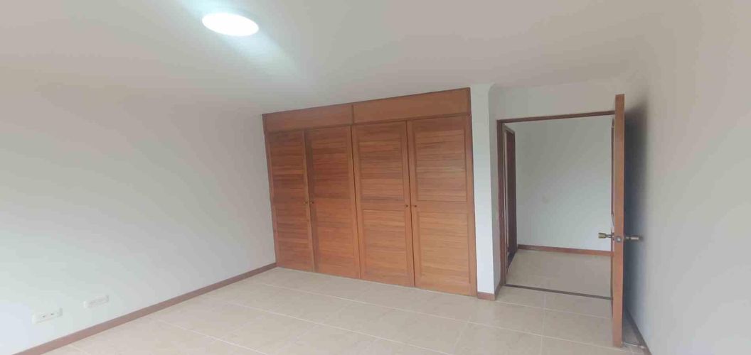 Apartamento de 3 alcobas en arriendo en Loma Benedictinos, Medellín, 115 m² · foto 6 de 13