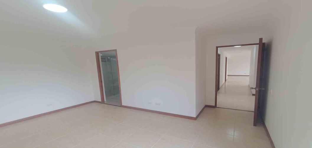 Apartamento de 3 alcobas en arriendo en Loma Benedictinos, Medellín, 115 m² · foto 7 de 13