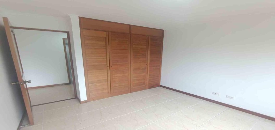 Apartamento de 3 alcobas en arriendo en Loma Benedictinos, Medellín, 115 m² · foto 9 de 13