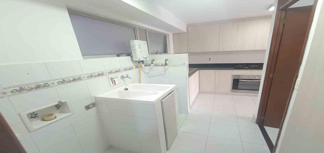 Apartamento de 3 alcobas en arriendo en Loma Benedictinos, Medellín, 115 m² · foto 12 de 13