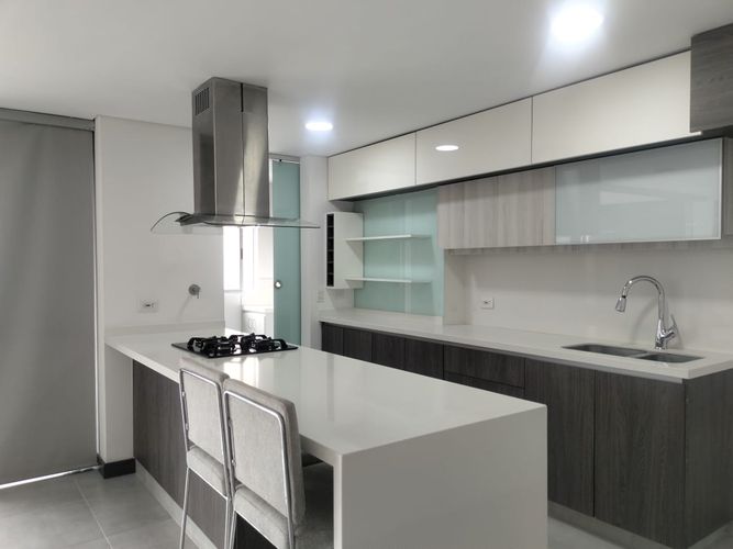 Apartamento de 3 alcobas en arriendo en El Poblado, Medellín, 107 m² · foto 5 de 17