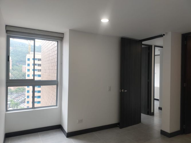 Apartamento de 3 alcobas en arriendo en El Poblado, Medellín, 107 m² · foto 10 de 17