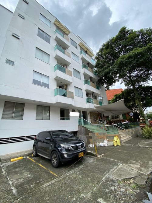 Edificio en venta en Ciudad Jardin, Cali, 900 m² · foto 7 de 24