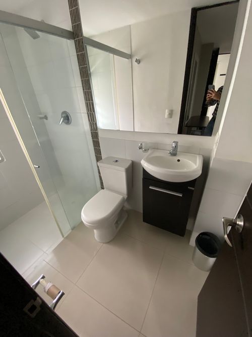 Edificio en venta en Ciudad Jardin, Cali, 900 m² · foto 11 de 24