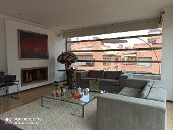 Apartamento de 3 alcobas en venta en Chicó Reservado, Bogotá, 207 m² · foto 2 de 24