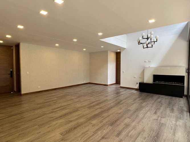 Casa de 3 alcobas en venta en Llano Grande, Rionegro, 267 m² · foto 2 de 19