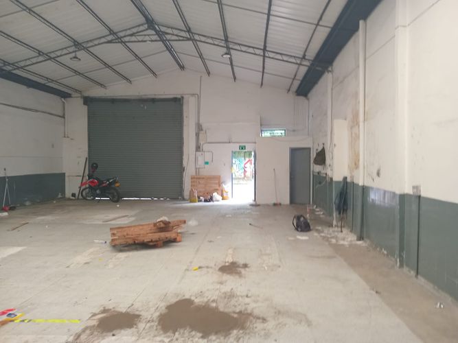Bodega en arriendo en Guayabal, Medellín, 290 m² · foto 2 de 5