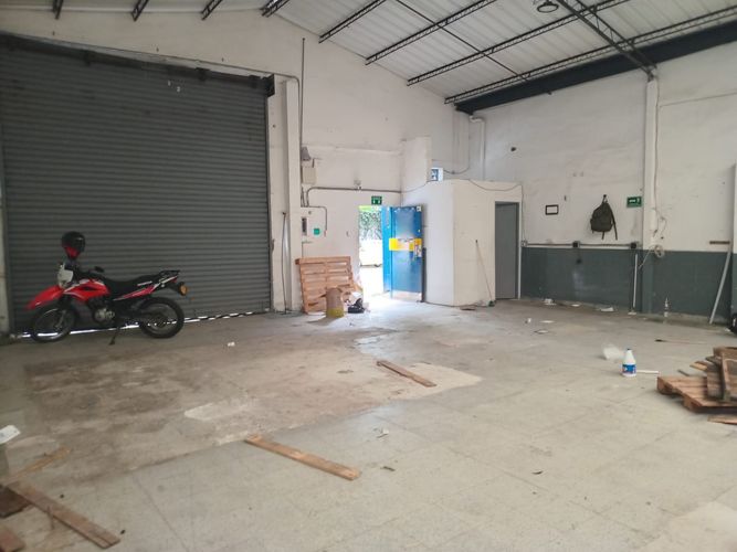 Bodega en arriendo en Guayabal, Medellín, 290 m² · foto 4 de 5
