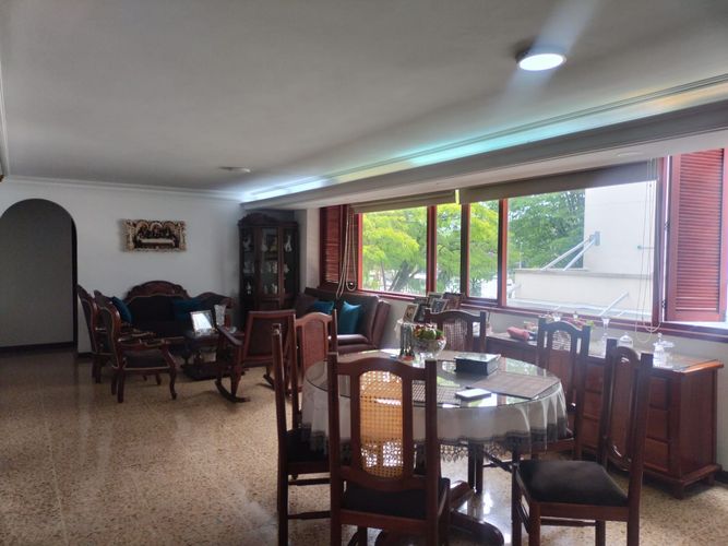 Apartamento de 4 alcobas en venta en El Poblado, Medellín, 135 m² · foto 2 de 16
