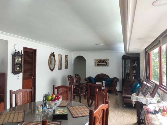Apartamento de 4 alcobas en venta en El Poblado, Medellín, 135 m² · foto 4 de 16
